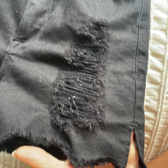 NWOT good American “the cutoffs” shorts - Picture 7 of 9